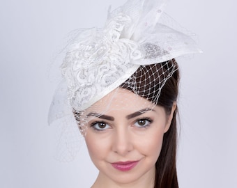 Wedding lace fascinator, Bride&#39;s Hat, Romantic wedding headpiece, lace hat, Bridal mini hat, off-white lace fascinator, Wedding veiled hat