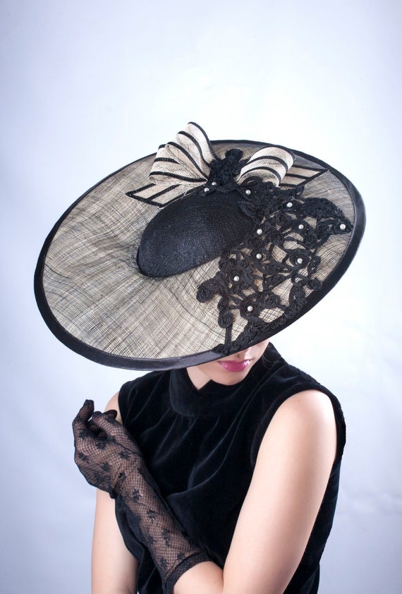 Elegant Derby Hat, Ivory and Black Headpiece, Racingfashion  display picture 3