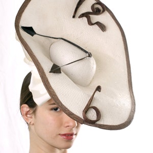 Chapéu chamativo, chapéu deslumbrante estilo Kentucky Derby, chapéu inspirado em Dalí, chapéu Derby exclusivo, chapéu fascinator Royal Ascot, chapéu de corrida chamativo