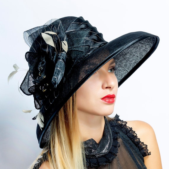 black wide brim hat races