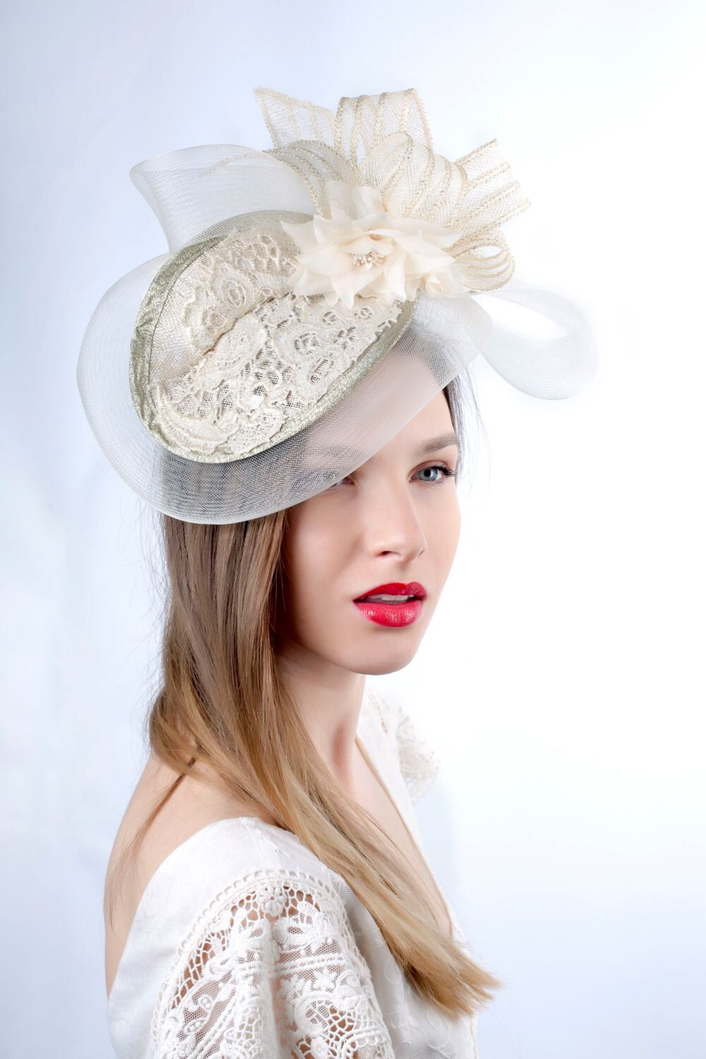 Creme Hochzeitsmütze, Romantischer Hut, Ivory Gold Fascinator, Creme