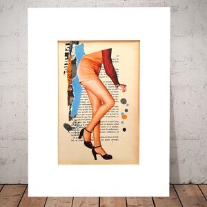 Gambe bellissime! Collage di carte su carta con passepartout, pronto per essere incorniciato, formato 30x40cm. Originale firmato Phosi