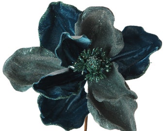 Blaue Magnolie Blume auf Stiel