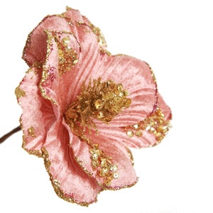 Blush fluwelen magnoliabloem met gouden pailletten