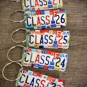 Class of 24 keychain, Class of 24 25 26 27 gift, senior bag tag, Gift for graduation, gift for freshman sophomore junior, Made in USA