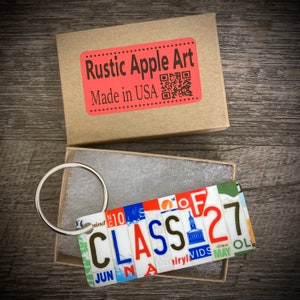 Class of 2027 License Plate Keychain, Class of 2027 gift, Class of 2027 bagtag, Class of 27 keychain