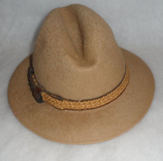 1950's BILTMORE VINTAGE Fedora / Llama 