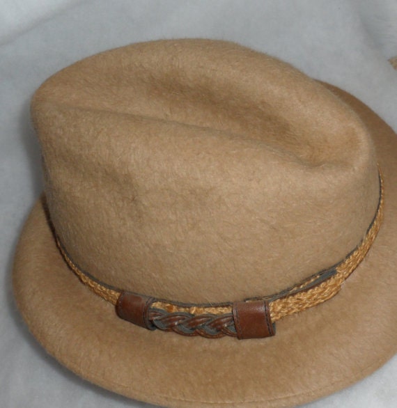 1950's BILTMORE VINTAGE Fedora / Llama 