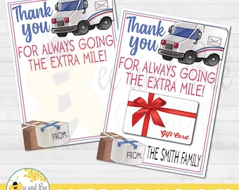 Puede incluir: Porta tarjetas de regalo imprimible con un camión de correo de dibujos animados y el texto "¡Gracias por siempre hacer la milla extra!" con espacio para una tarjeta de regalo y una línea "De:"