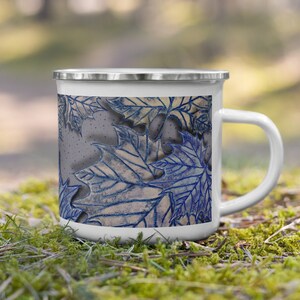 Mug émaillé - Feuilles De Sycomore Bleu Fond Gris Clair