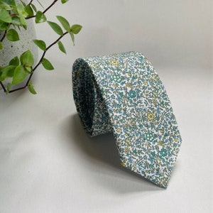 Liberty London Floral Herrenkrawatte - Grüne Baumwolle Krawatte, Handgemacht