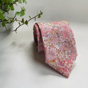 Liberty London Strawberry Thief Men’s Tie – Pink William Morris Cotton Necktie