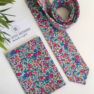 &quot;Liberty of London &quot;&quot;Emma Georgina&quot;&quot; maßgeschneiderte Herrenkrawatte - Floral Pink Skinny, Schlank, Regular Cut Krawatte und Einstecktuch / Hochzeit / Geschenk