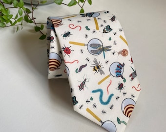 Gravata masculina de algodão Liberty London - Gravata divertida "Eye Spy Bugs"