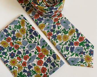 Gravata e lenço de bolso masculinos Liberty London Floral Poppy and Daisy em algodão – Feitos à mão no Reino Unido