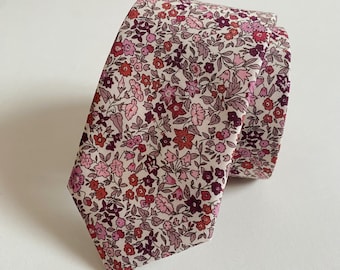 Gravata e lenço de bolso masculinos Liberty of London em algodão – Estampa floral miúda rosa, feitos à mão