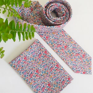 Liberty of London „Katie und Millie“ maßgeschneiderte Herren Krawatte -Pink Orange Floral Skinny, Slim, Classic Krawatte und Einstecktuch / Hochzeit / Geschenk