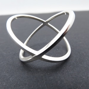 GR7,5 Sterling Silver criss cross unisex ring massive 925 Silver with 2mm diameter  ring  Best friend ring Infinity ring  boho ring
