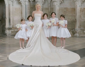 Flower girl dresses Pixie Lott wedding. Navy style. Amazing flower girl dresses light ivory silk. Classic style. Short sleeves, puffy style