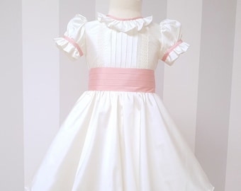 Flower girl dress Pippas Middelton wedding dress style. Royal wedding girl dresses. Ivory silk with candy pink sash. Big bow.Cute girl dress