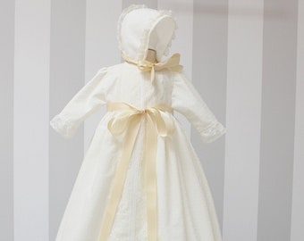 Baby Baptism gown Spanish style baby christening dress. Blessing dress. Unisex baptism gown. Long sleeves. Ivory laces. With matching bonnet