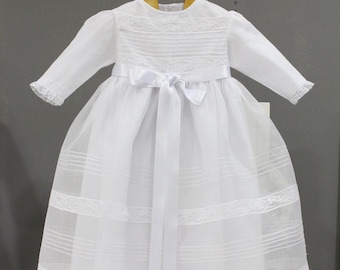 Luxury baptism dress baby. Christening gown for baby, white organdi with white laces. The set include dress, bonnet and cap. Spanish style