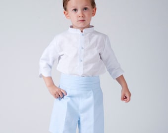 Ring bearer outfit in light blue with white linen shirt. Perfect for any special occasion. For rings bearers, baptism, christening.