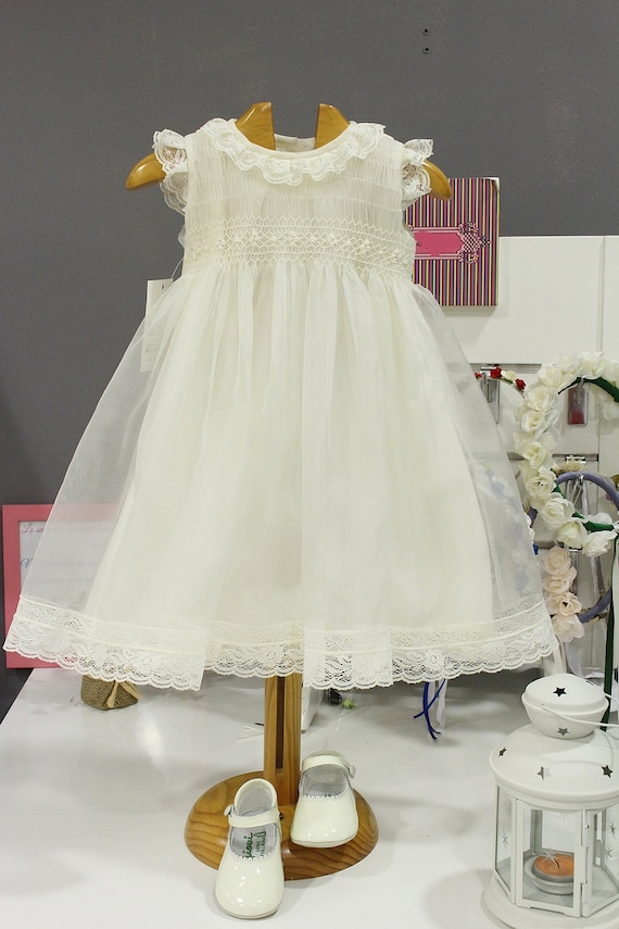 Vestido de bautizo para niña de organza marfil con puntillas | Etsy España