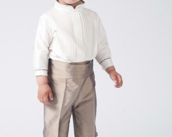 Ring bearer boy's suit. Taupe silk, 3/4 pants. With matching sash. Ivory shirt. Perfect to weding, baptism, special day. Beautiful Boy suit