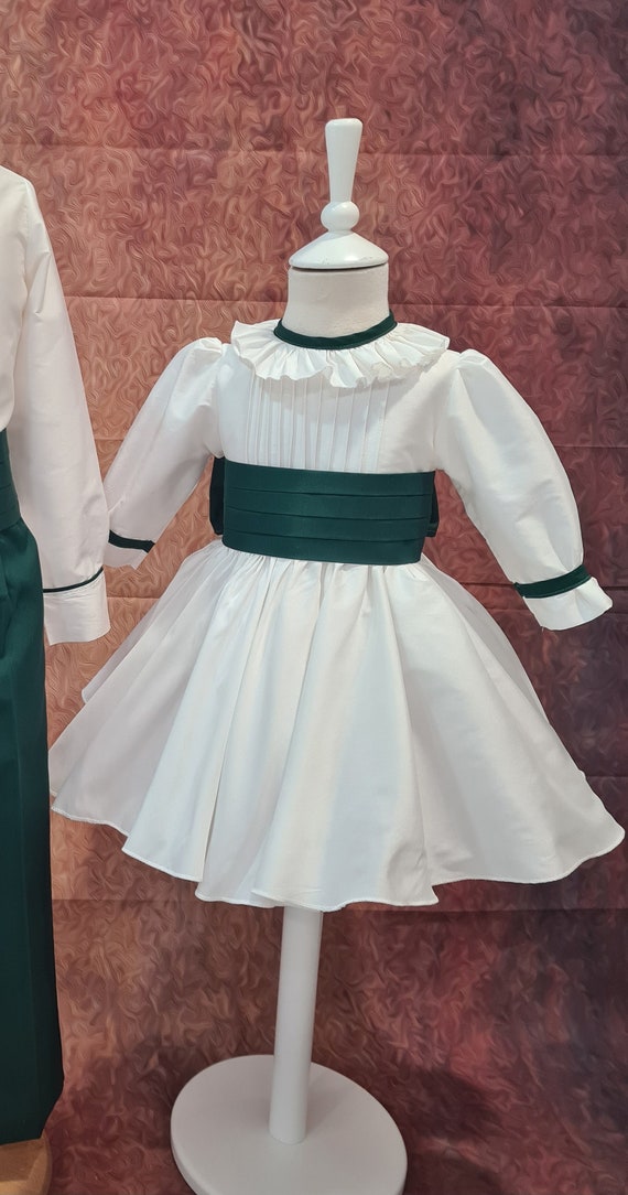 Flower girl dress classic style, so smart and perfect. Light ivory and dark green, long sleeves, made by measurements Spanish style Europe