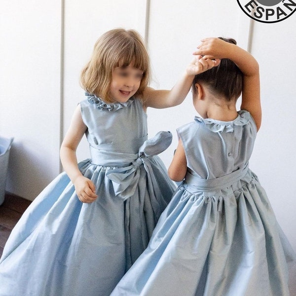 Flower girl dress amazing spanish style. ANkle or floor length, customize your dress choose color, size, little details. Long girl dress