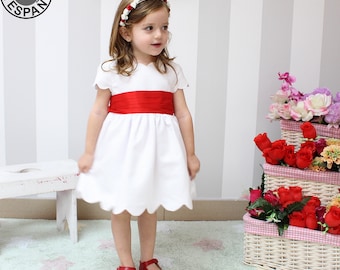 White flower girl dress with belt and great back bow silk. Classic flower girl dress for wedding, white with sash.Scalloped neckline and hem