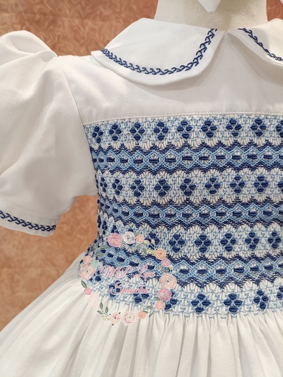 Smocking Dress Handmade in Spain, High Quality Baby Smocked Dress. Front  and Back Smocked Dresses, White Cotton Viyella Scallops Collar Cuff - Etsy