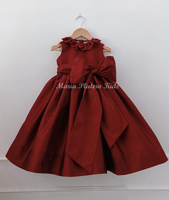 Flower girl dress amazing spanish style. Ankle or floor length, customize your dress,choose color, size, and little details. Long girl dress