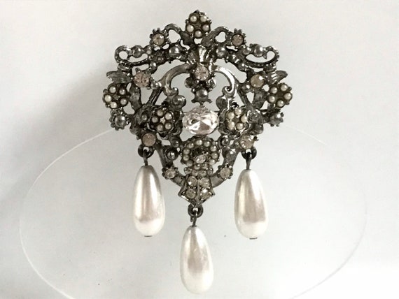 Vintage TARA Edwardian Style Rhinestone Faux Pear… - image 1