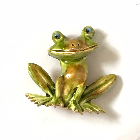 Vintage Enamel Cute Frog Brooch - image 4