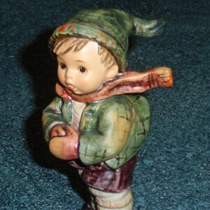 It's Cold Goebel Hummel Figurine #421 Exclusive Special Edition 1984 - Wintertime Collectible Great Gift!