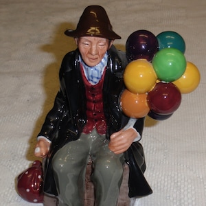 The Balloon Man HN1954 Royal Doulton Collectible Figurine EXCELLENT CONDITION - Birthday Collectible Gift
