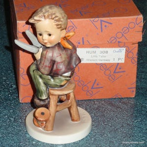 Little Tailor Goebel Hummel-beeldje #308 TMK6 - Leuk kerst- of verjaardagscadeau om te verzamelen - kleine jongen met GROTE schaar!