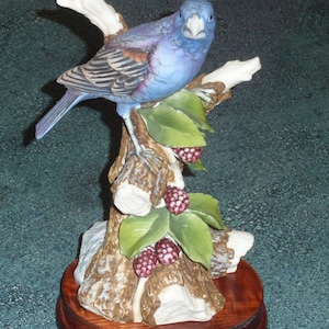 Porcelain Grosbeak Bird Andrea By Sadek #8405 Collectible Figurine - Great Bird Watcher Birthday Or Christmas Gift!