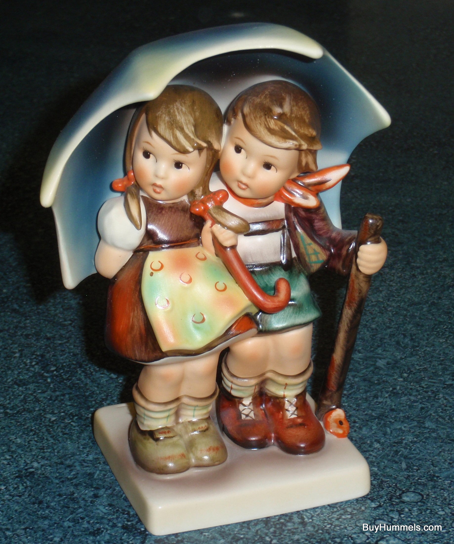 Stormy Weather Goebel Hummel Figurine #71 Boy & Girl Under