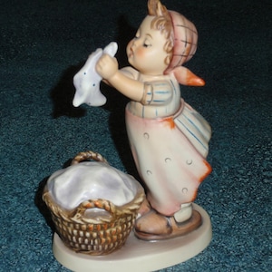 The "Wash Day" Goebel Hummel Figurine #321 TMK5 Girl Hanging Clothes - Cute Collectible Mother's Day Gift!