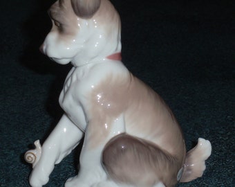 リヤドロ フィギュア「新しい友達」子犬と足にカタツムリ #6211