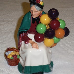 RETIRED &quot;The Old Balloon Seller&quot; HN1315 Royal Doulton Figurine - Great Mother&#39;s Day Gift From England!