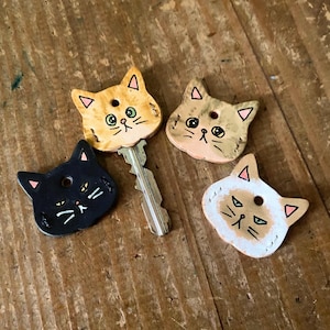 Cat Key Cover 【Standard cat】 – Vegetable Tanned Leather – Handmade Leather Keycap – Cute Cat Gift