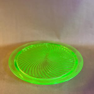 Uranium Spiral Pattern Footed Cake Plate, 10", Anchor Hocking, 1930's, Hocking Glass, Uranium Glass, Vintage Home