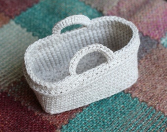 Lily's Bassinet Pattern - PDF - Crochet Pattern - Small Basket - Little Doll Bed