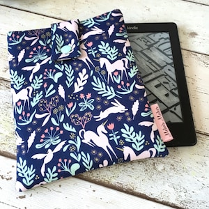 Unicorn Forest Kindle Cover, Magical eReader Case, Metallic Travel Oasis, Voyage, Fire HD, Paperwhite Sleeve. Padded Tablet Bag, eBook Pouch
