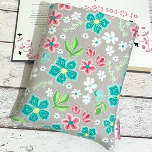 Aqua Bloom Book Buddy, copertina per libro con fiori di cotone, custodia con copertina flessibile o rigida, regalo per la festa della mamma, accessori stagionali per i lettori