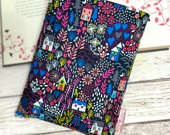 LAST CHANCE Cat Cottages Book Sleeve, Cats and Books Padded Book Pouch, Library Book Gift, Feline Lover Gift, Kitty Book Buddy